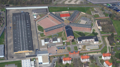 Luftbild JVA Mannheim mit den Betriebsstätten (links im Bild). Zur Verfügung gestellt von Kai Sommer im April 2018